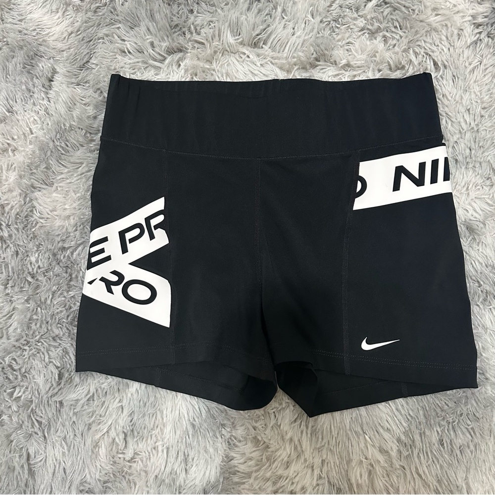 Nike's Pro bike shorts - Picture 2 of 5